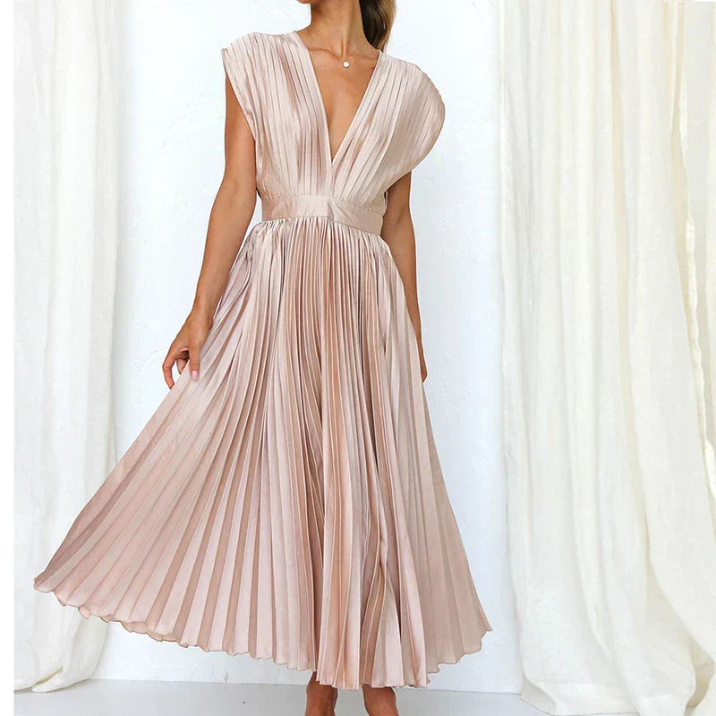 "Bella" - Maxi dress with V-neck and pleats