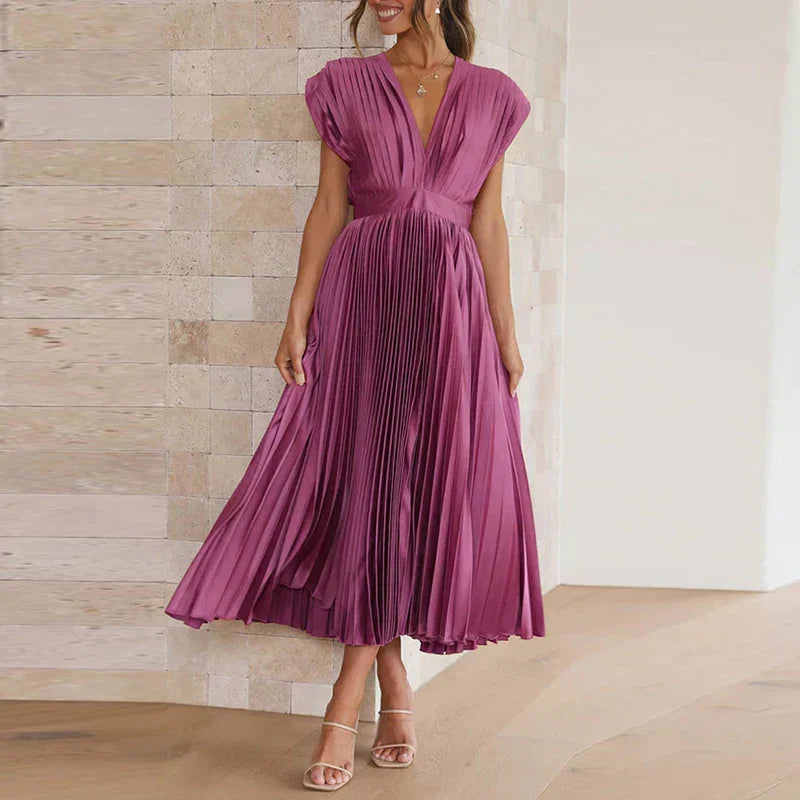 "Bella" - Maxi dress with V-neck and pleats