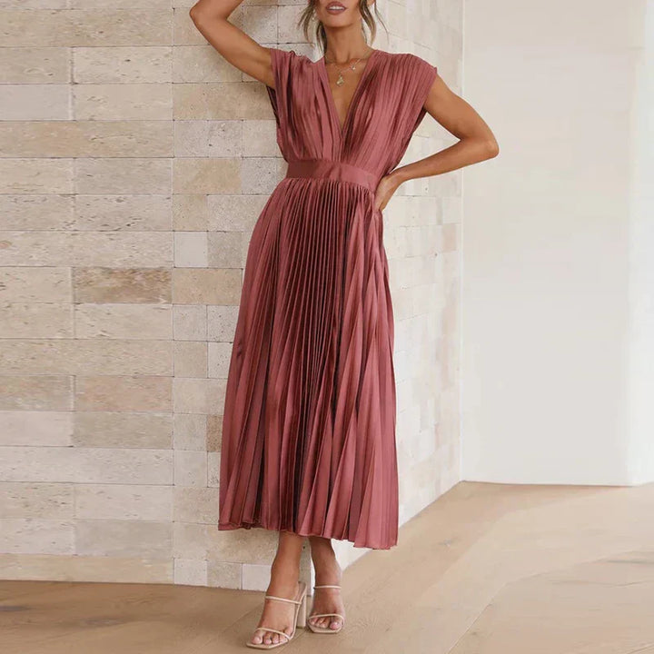 "Bella" - Maxi dress with V-neck and pleats