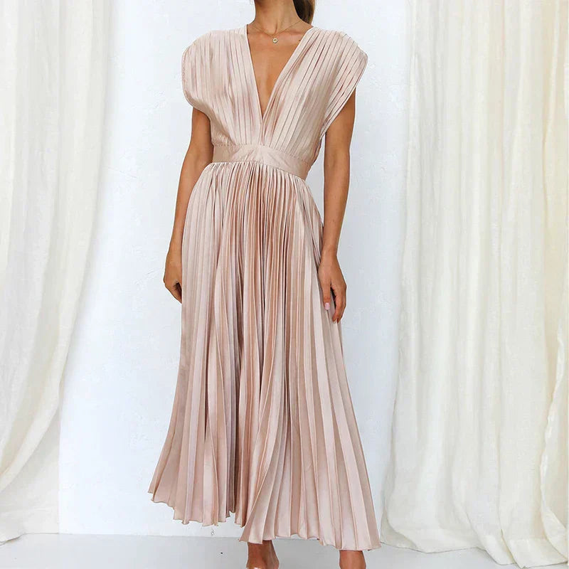 "Bella" - Maxi dress with V-neck and pleats