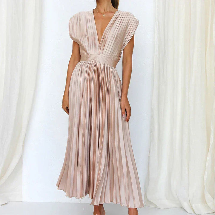 "Bella" - Maxi dress with V-neck and pleats