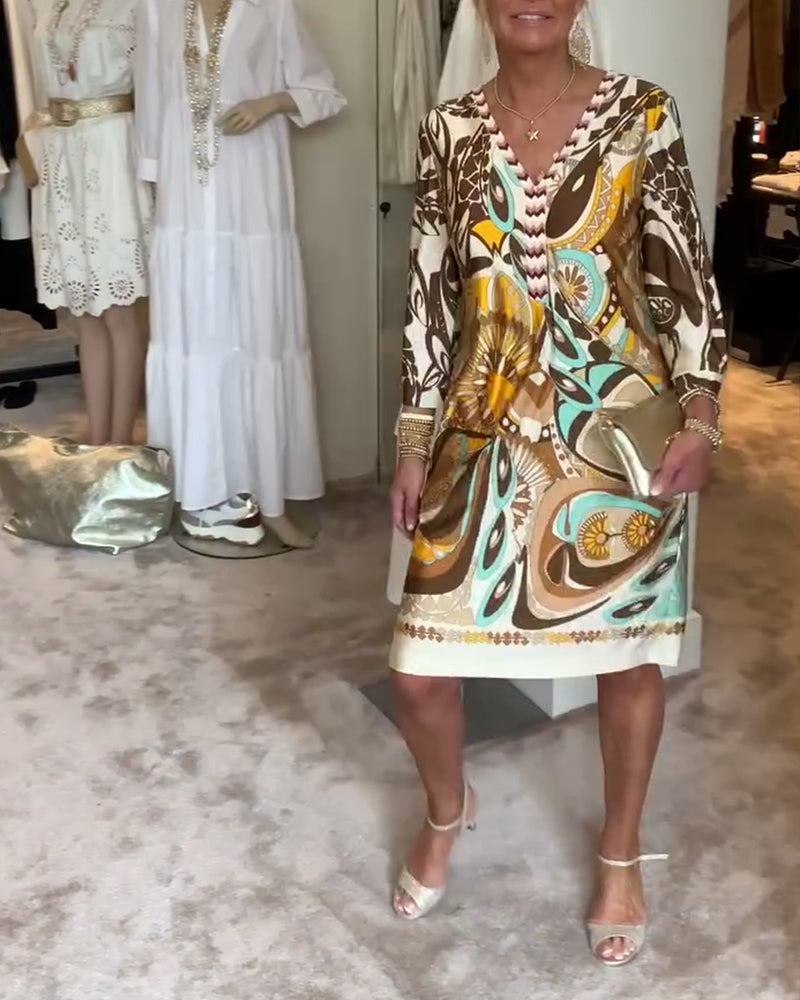 Casual V-neck dress with a retro print