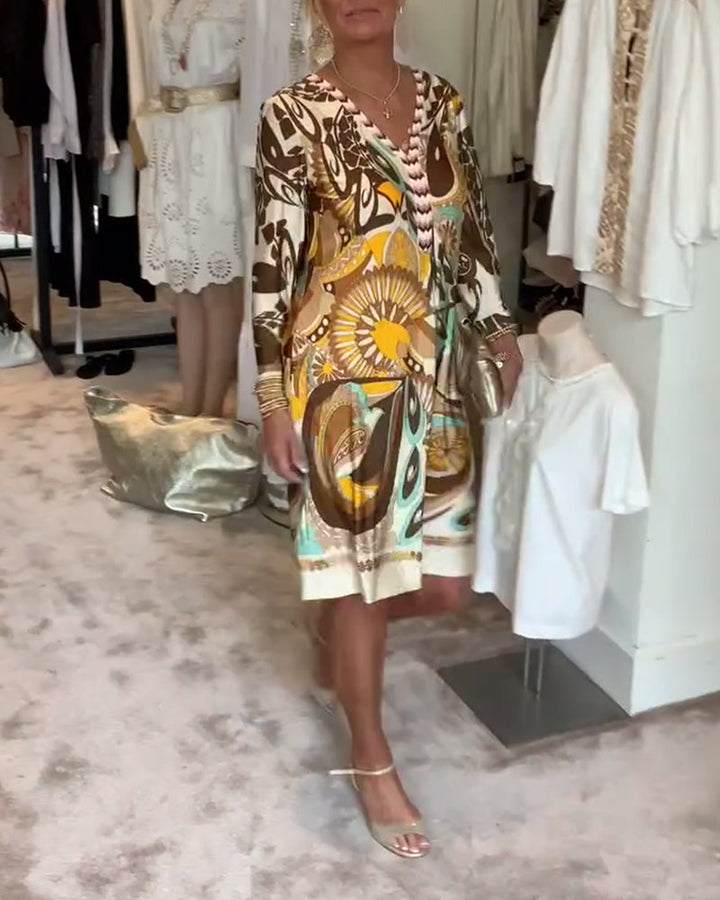Casual V-neck dress with a retro print